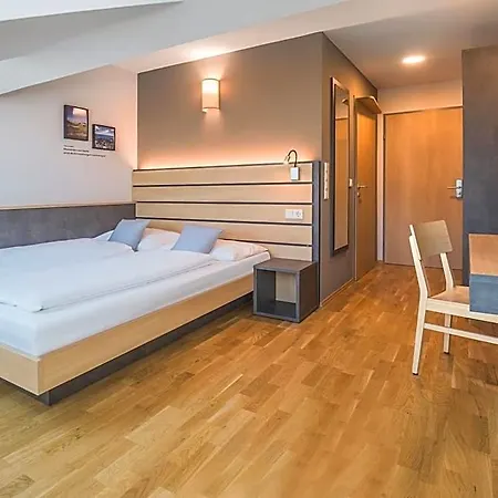 Jufa Hotel 3*