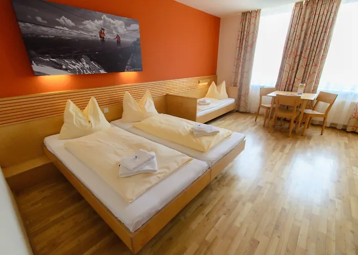 斯拉德明优法酒店