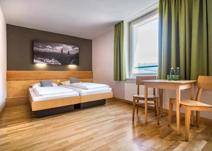 斯拉德明优法酒店 酒店 3*