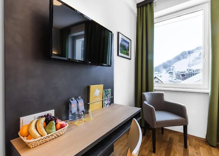 斯拉德明优法酒店 酒店 3*