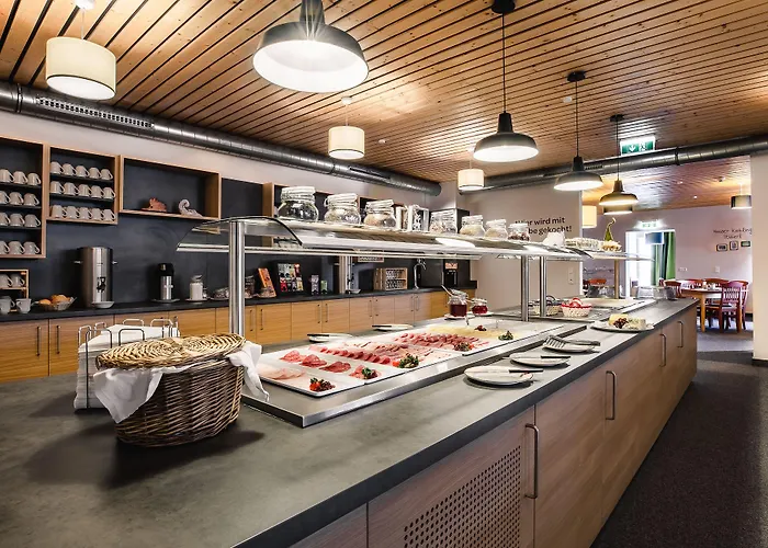 斯拉德明优法酒店 3*