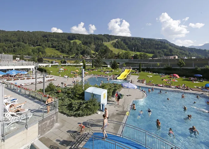 斯拉德明优法酒店 酒店 3*