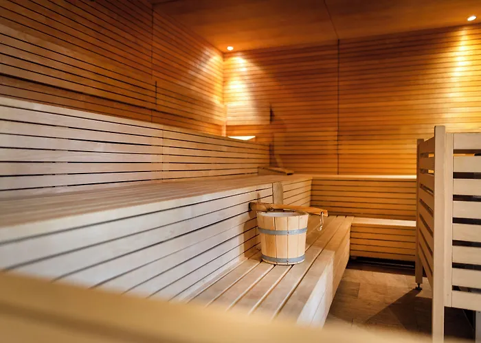 斯拉德明优法酒店 3* 斯拉德明