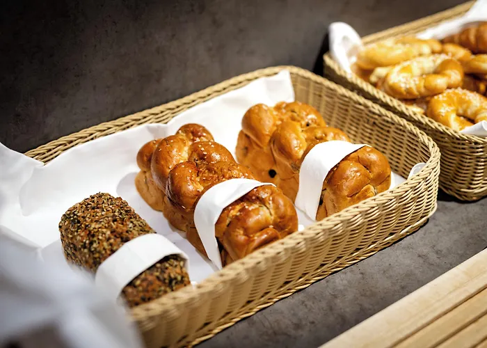 斯拉德明优法酒店