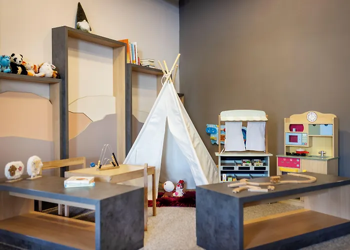 斯拉德明优法酒店 3*